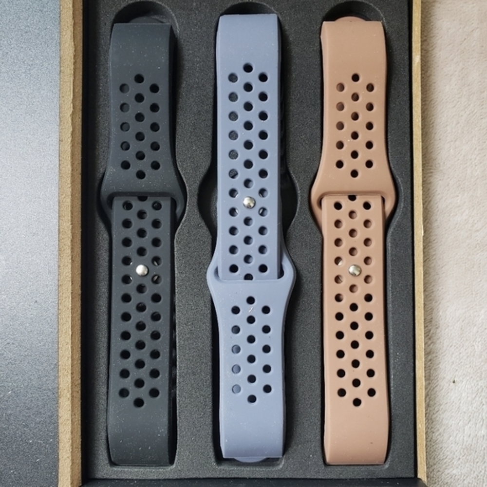 SWEES || LEATHER WRISTBANDS⭐